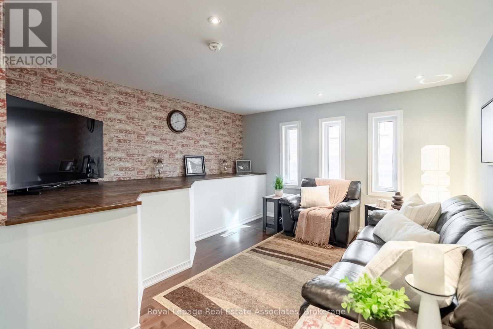 4680 Mcleod Road, Burlington, Ontario  L7M 0K6 - Photo 15 - W12996252