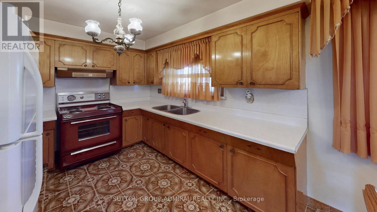 119 Brampton Road, Toronto, Ontario  M9R 3K3 - Photo 10 - W12996266