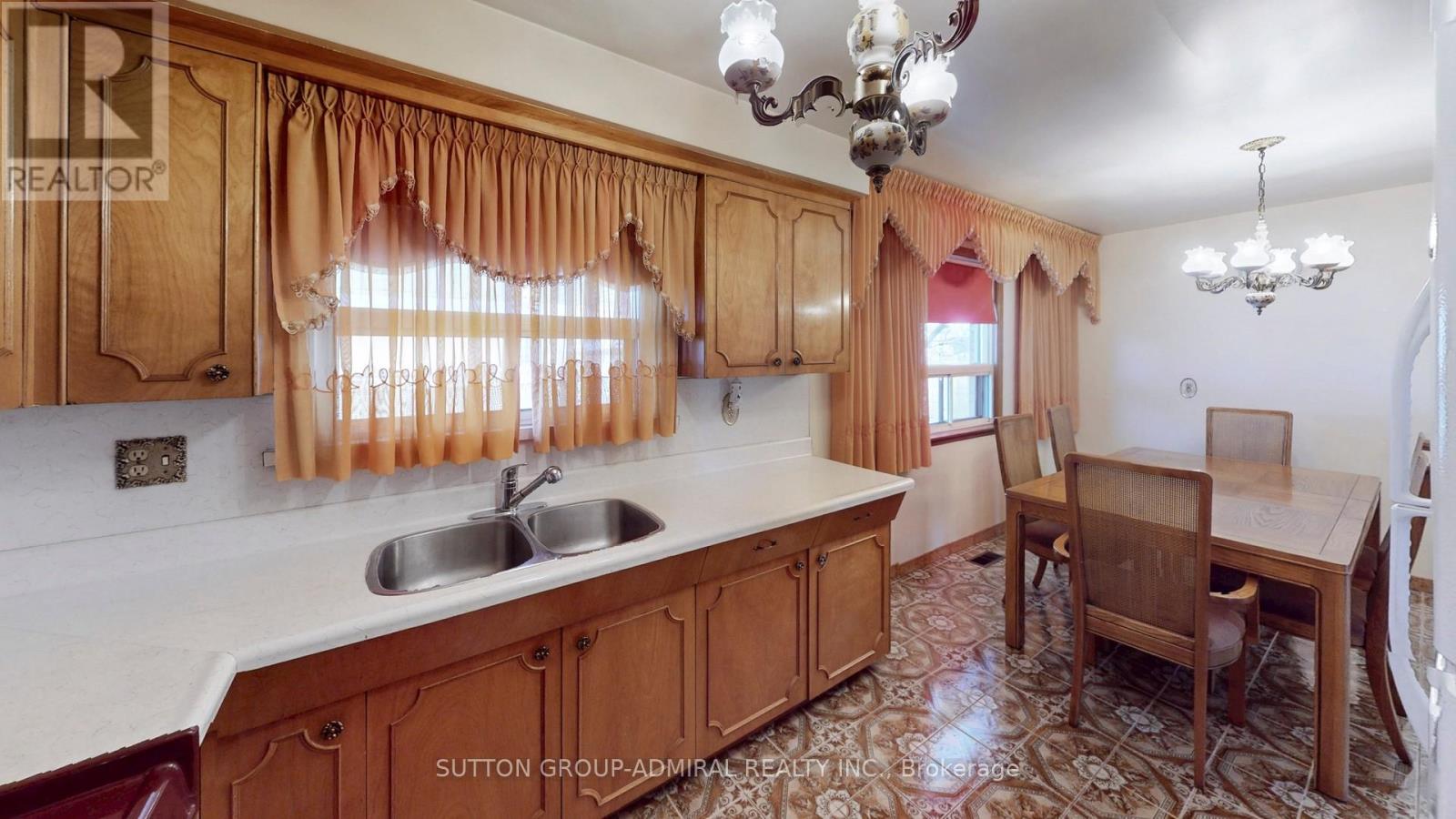 119 Brampton Road, Toronto, Ontario  M9R 3K3 - Photo 11 - W12996266