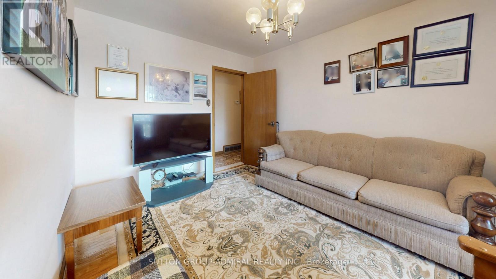 119 Brampton Road, Toronto, Ontario  M9R 3K3 - Photo 17 - W12996266