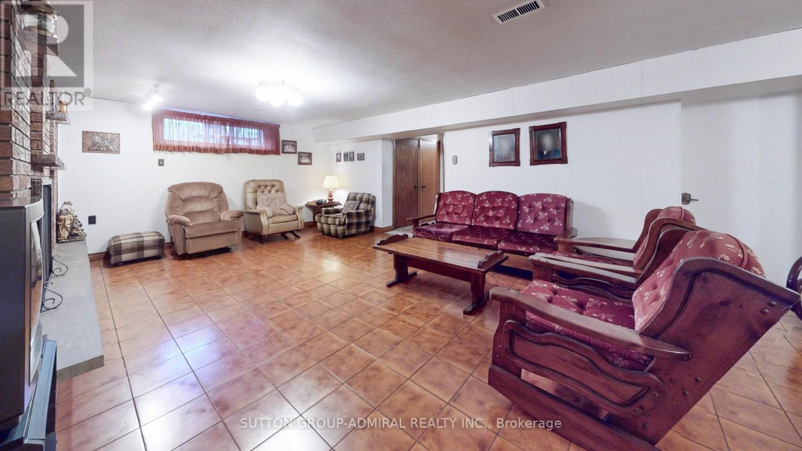 119 Brampton Road, Toronto, Ontario  M9R 3K3 - Photo 19 - W12996266