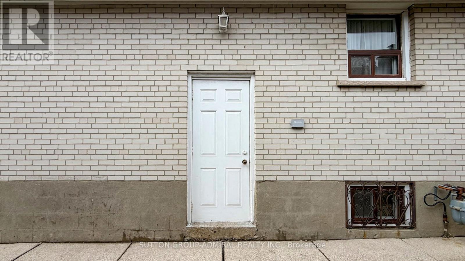 119 Brampton Road, Toronto, Ontario  M9R 3K3 - Photo 33 - W12996266