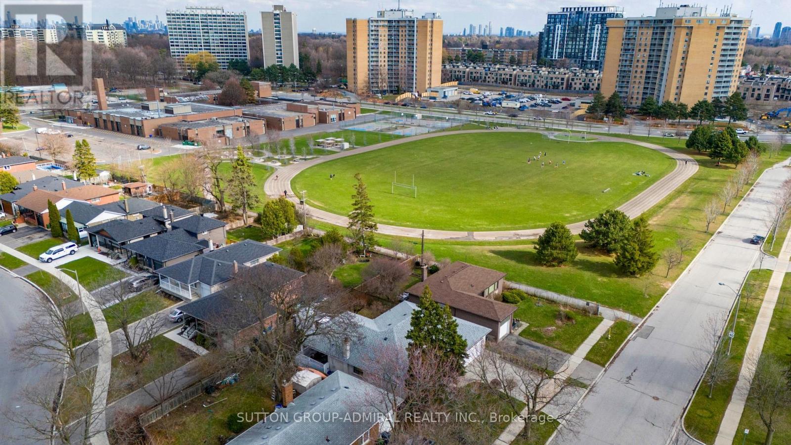 119 Brampton Road, Toronto, Ontario  M9R 3K3 - Photo 35 - W12996266