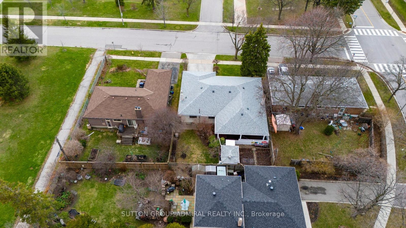 119 Brampton Road, Toronto, Ontario  M9R 3K3 - Photo 39 - W12996266