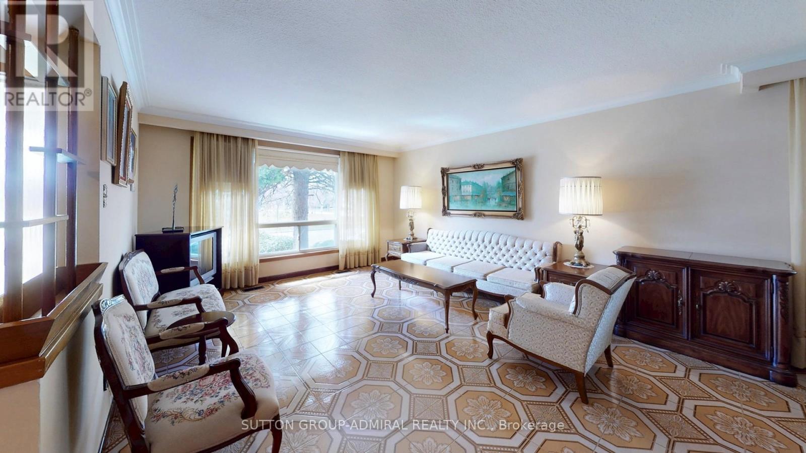 119 Brampton Road, Toronto, Ontario  M9R 3K3 - Photo 4 - W12996266