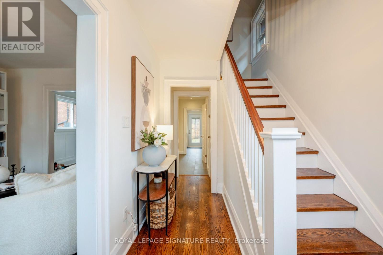 562 Indian Road, Toronto, Ontario  M6P 2C2 - Photo 13 - W12996288