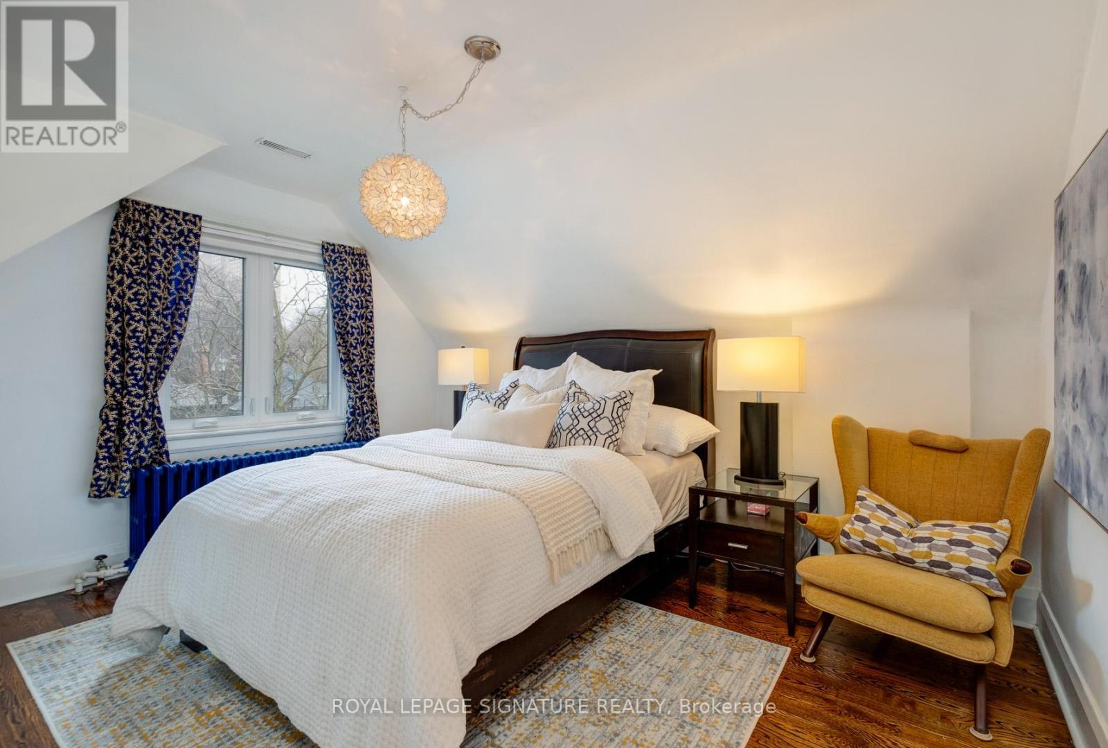 562 Indian Road, Toronto, Ontario  M6P 2C2 - Photo 14 - W12996288