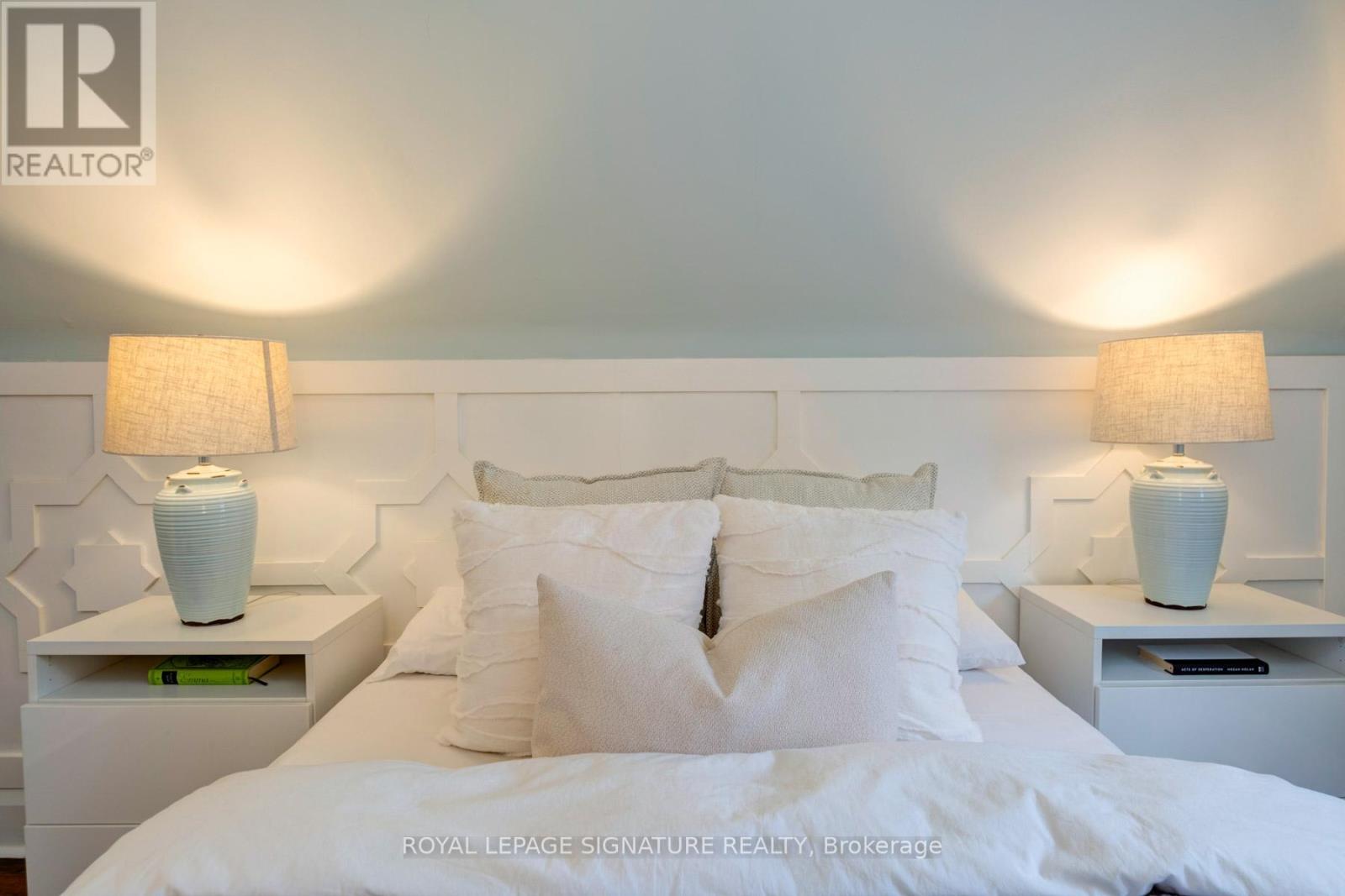 562 Indian Road, Toronto, Ontario  M6P 2C2 - Photo 17 - W12996288