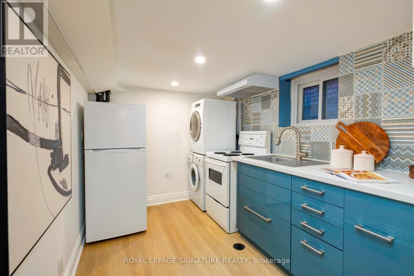 562 Indian Road, Toronto, Ontario  M6P 2C2 - Photo 21 - W12996288