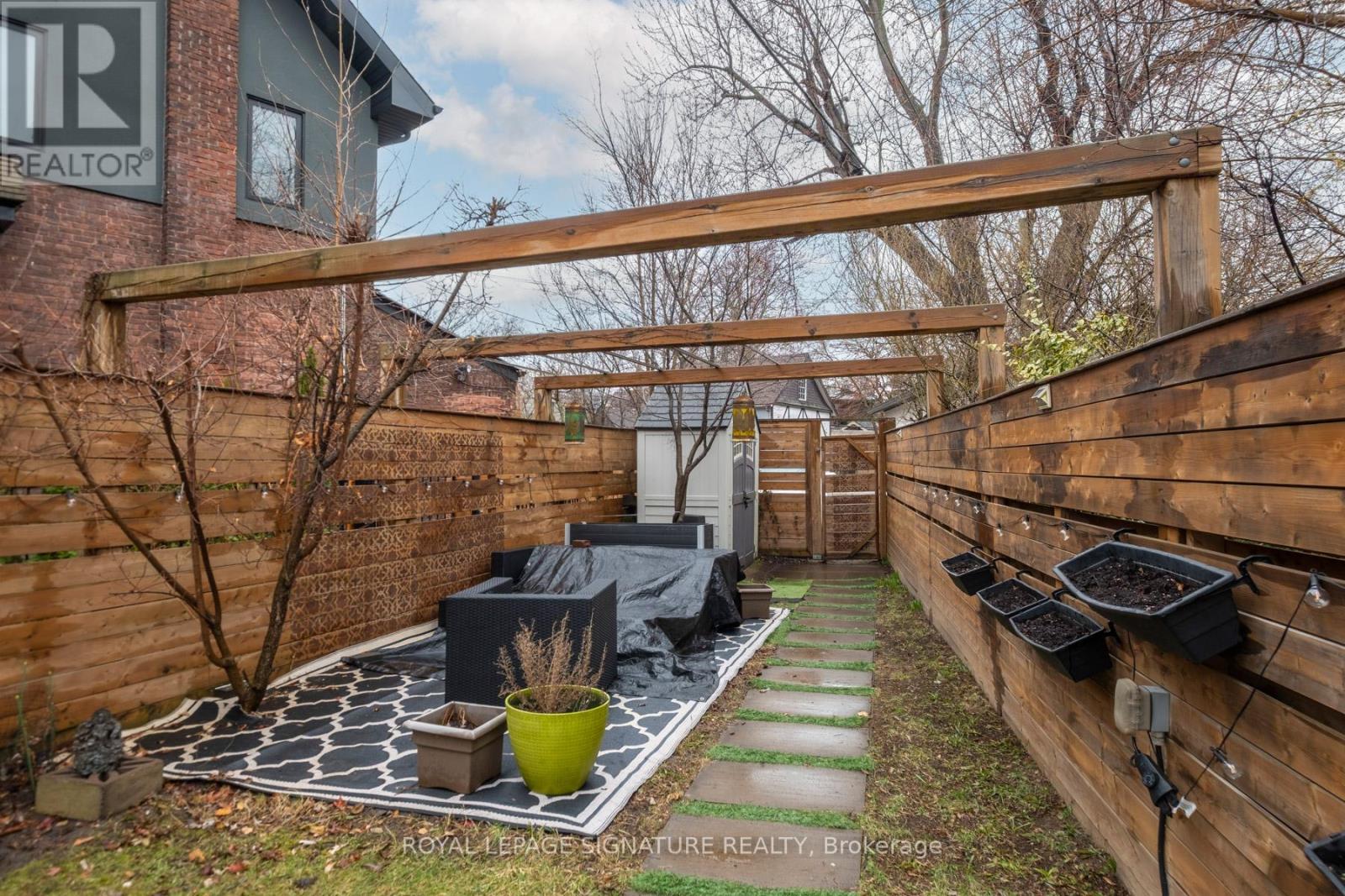 562 Indian Road, Toronto, Ontario  M6P 2C2 - Photo 26 - W12996288