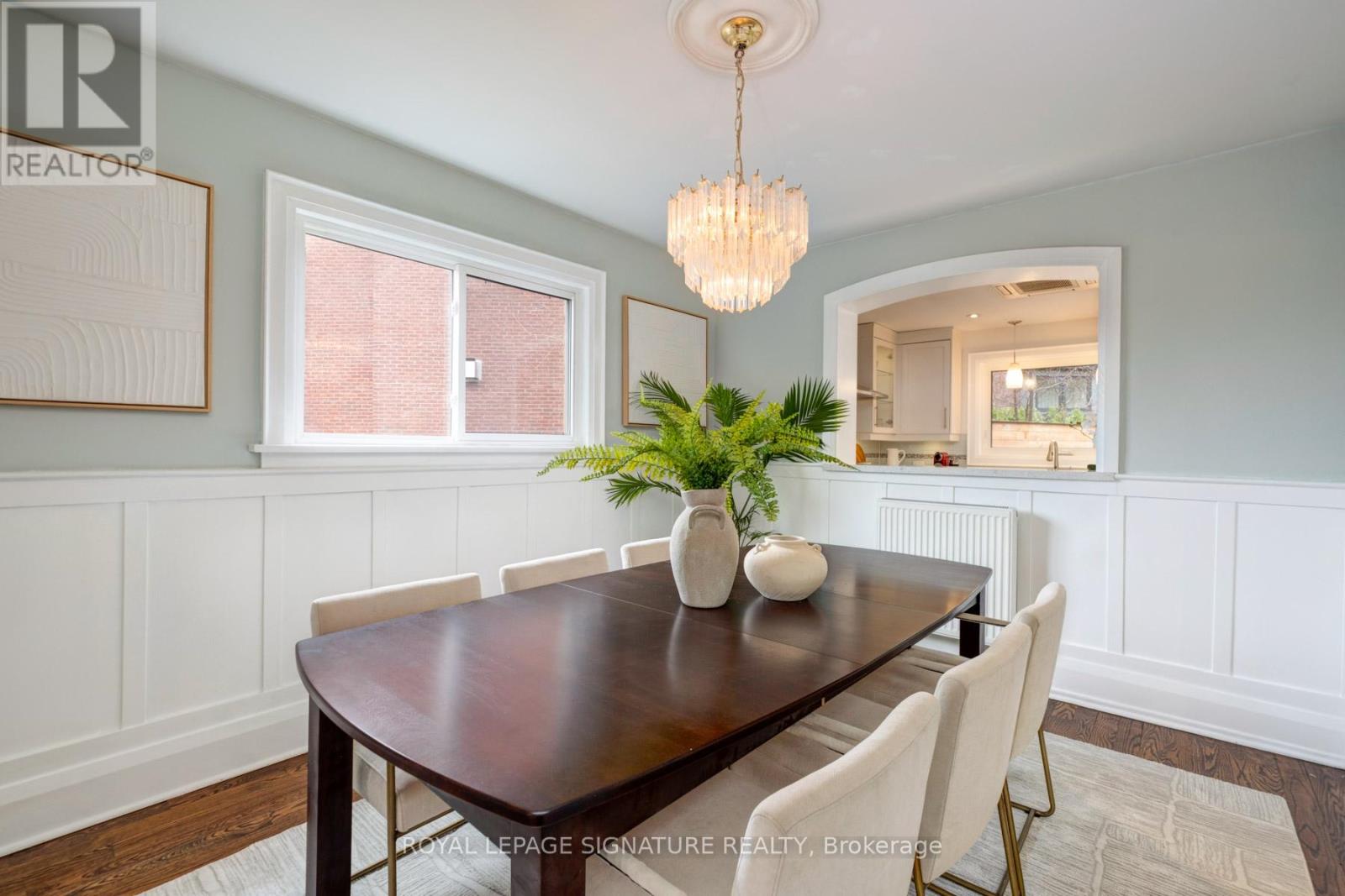 562 Indian Road, Toronto, Ontario  M6P 2C2 - Photo 6 - W12996288