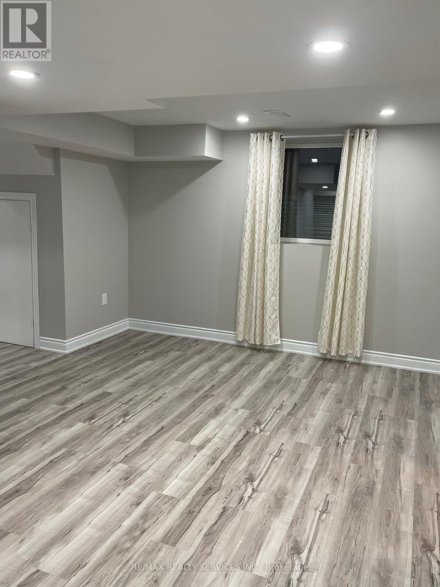 34 Ebury (Lower) Drive, Brampton, Ontario  L6X 5M1 - Photo 11 - W12996294