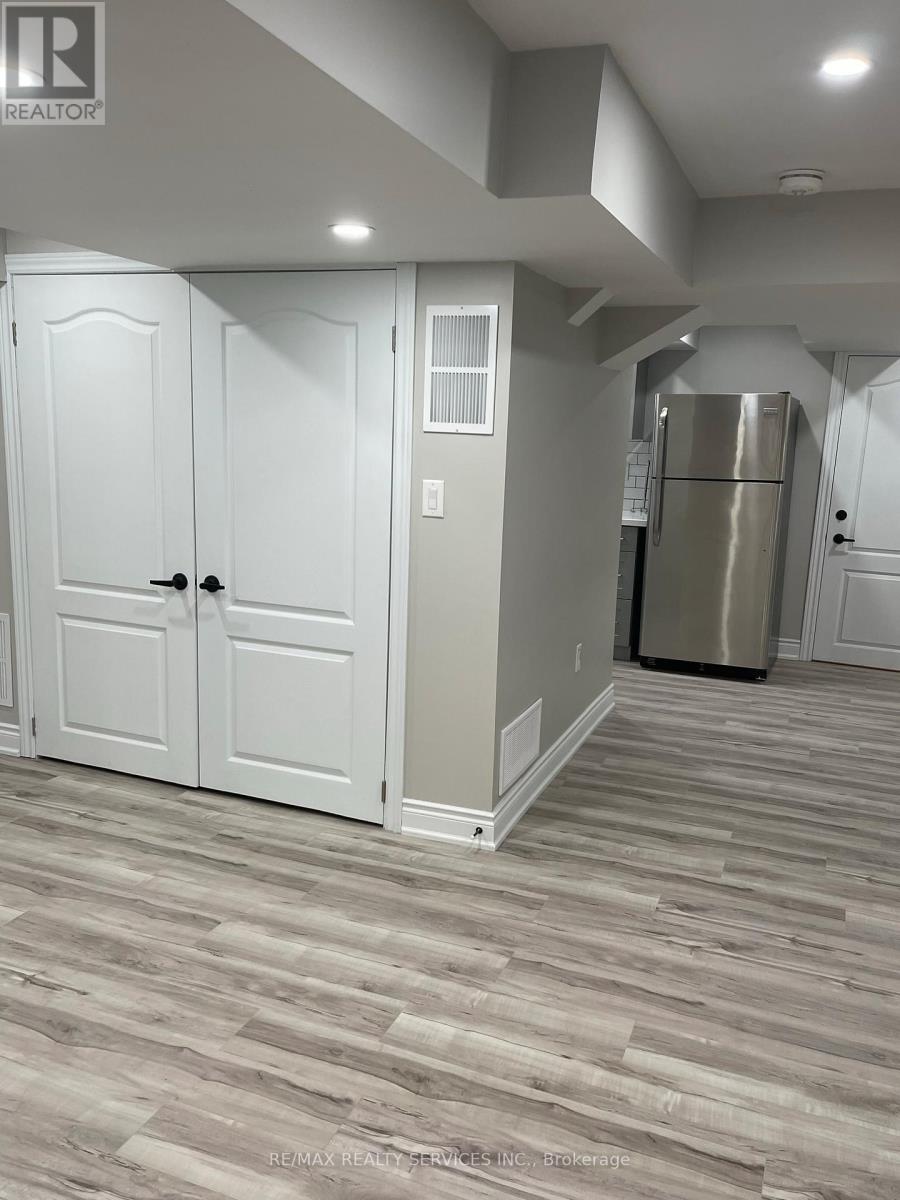 34 Ebury (Lower) Drive, Brampton, Ontario  L6X 5M1 - Photo 14 - W12996294