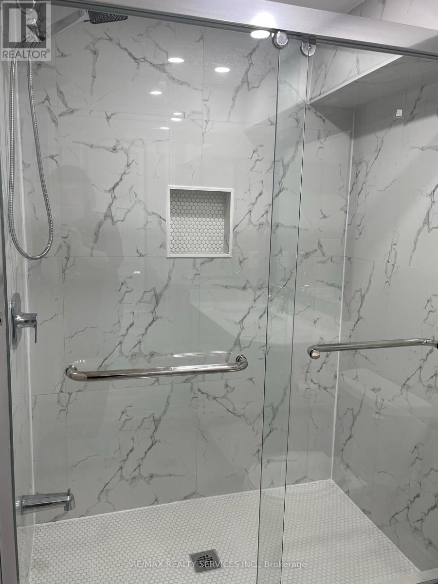 34 Ebury (Lower) Drive, Brampton, Ontario  L6X 5M1 - Photo 17 - W12996294