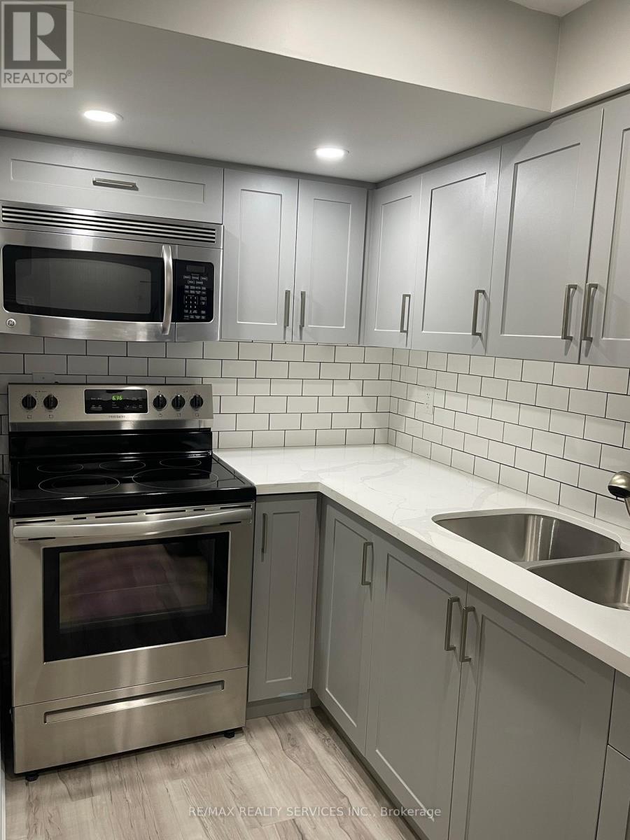 34 Ebury (Lower) Drive, Brampton, Ontario  L6X 5M1 - Photo 8 - W12996294