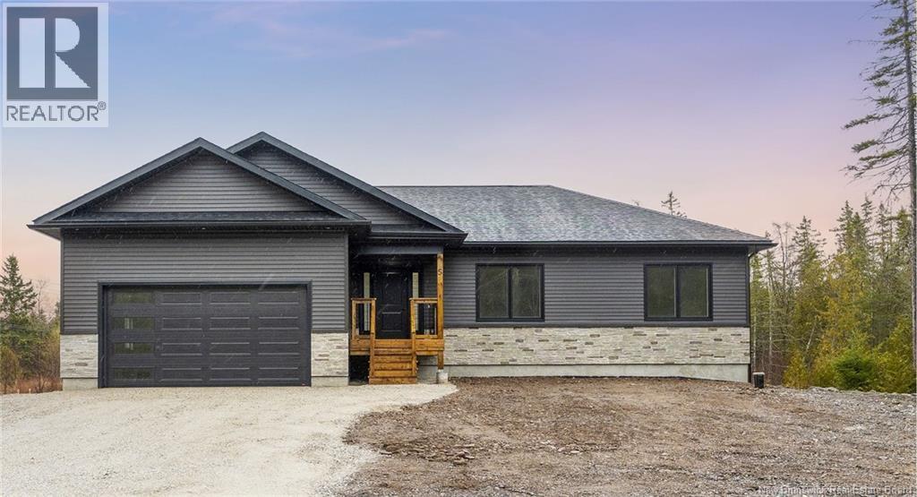 5 Leighfield Drive, Quispamsis, New Brunswick  E2S 0E3 - Photo 1 - NB131270