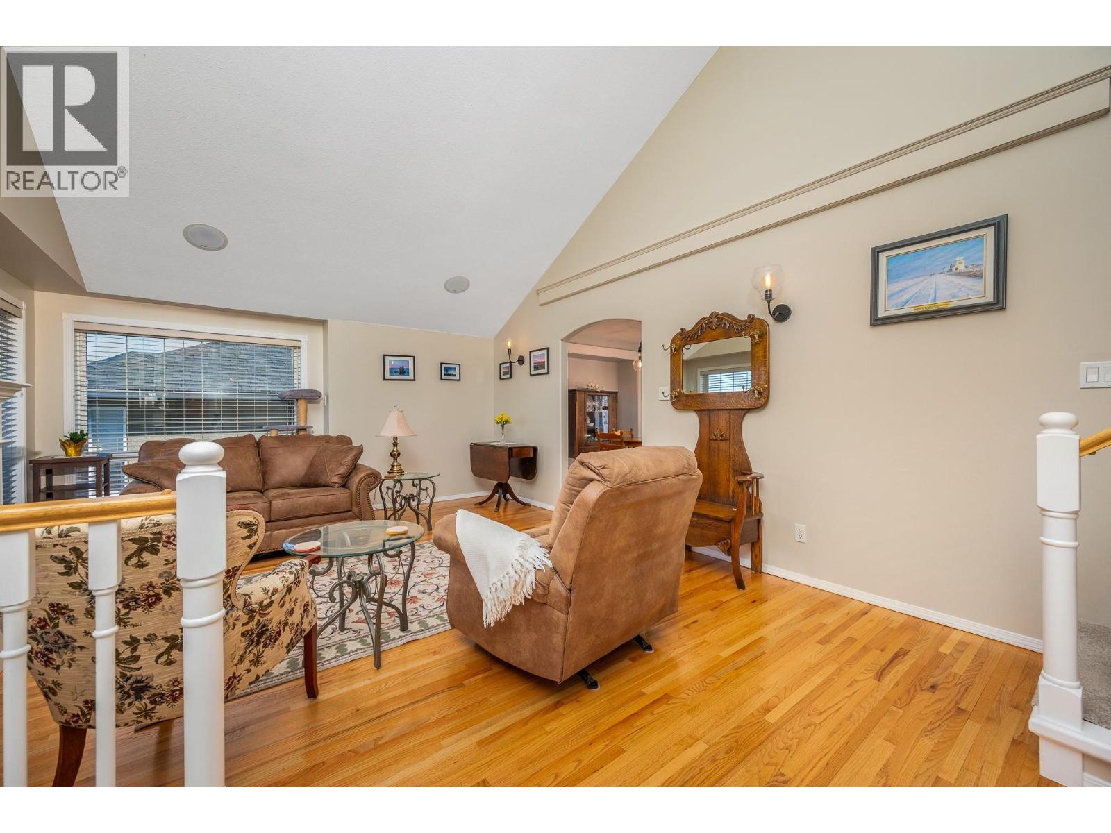 867 Mt. Grady Place, Vernon, British Columbia  V1B 2Z2 - Photo 5 - 10382925