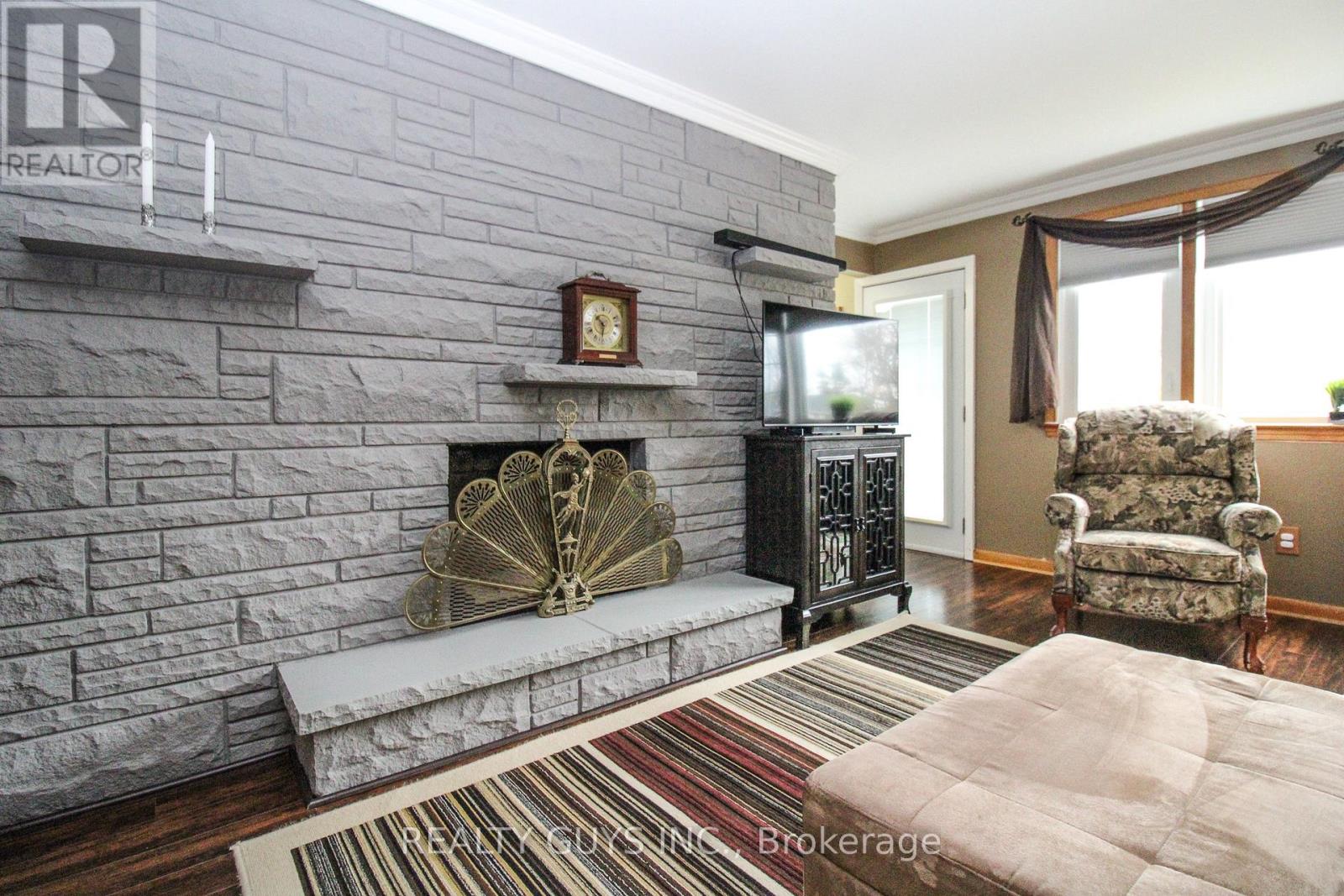 734 Crawford Place, Peterborough (Otonabee Ward 1), Ontario  K9J 3X3 - Photo 12 - X12996340