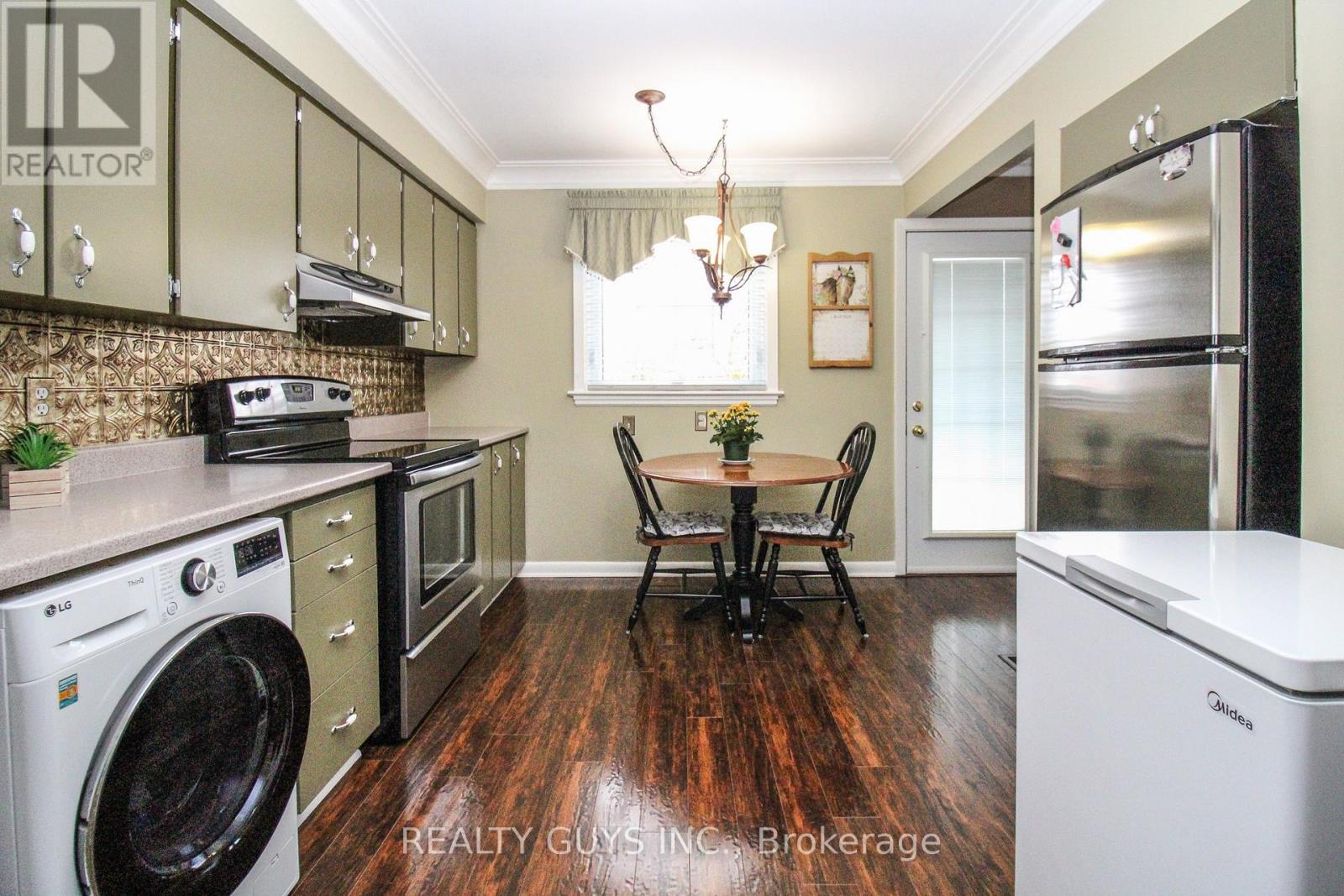 734 Crawford Place, Peterborough (Otonabee Ward 1), Ontario  K9J 3X3 - Photo 19 - X12996340