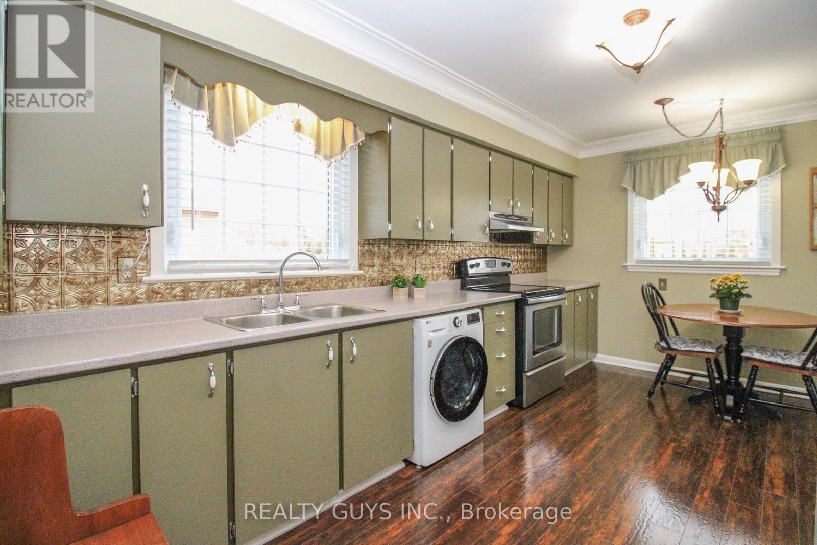 734 Crawford Place, Peterborough (Otonabee Ward 1), Ontario  K9J 3X3 - Photo 20 - X12996340