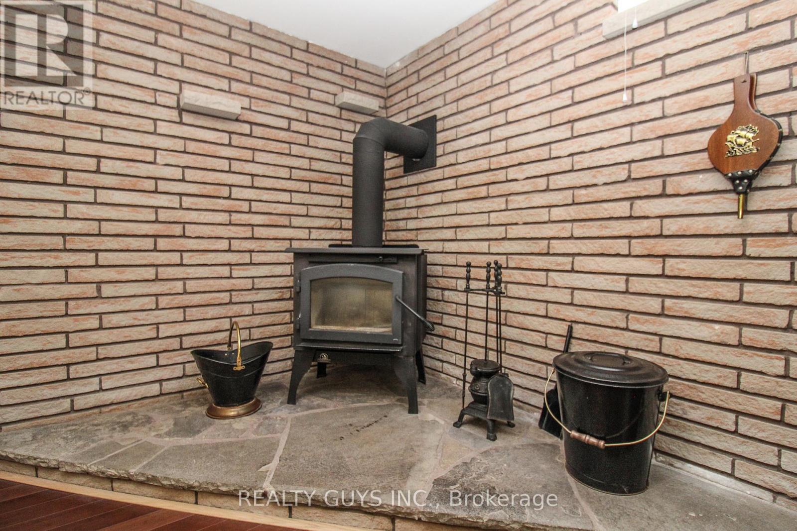 734 Crawford Place, Peterborough (Otonabee Ward 1), Ontario  K9J 3X3 - Photo 40 - X12996340