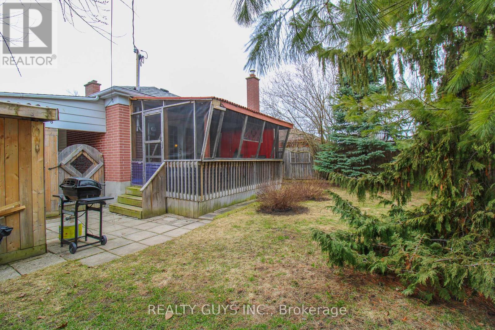 734 Crawford Place, Peterborough (Otonabee Ward 1), Ontario  K9J 3X3 - Photo 6 - X12996340