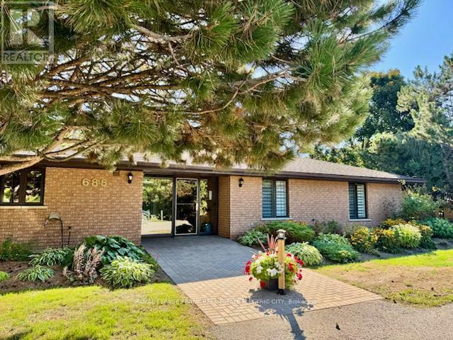 6 - 685 WHITAKER STREET, Peterborough, Ontario