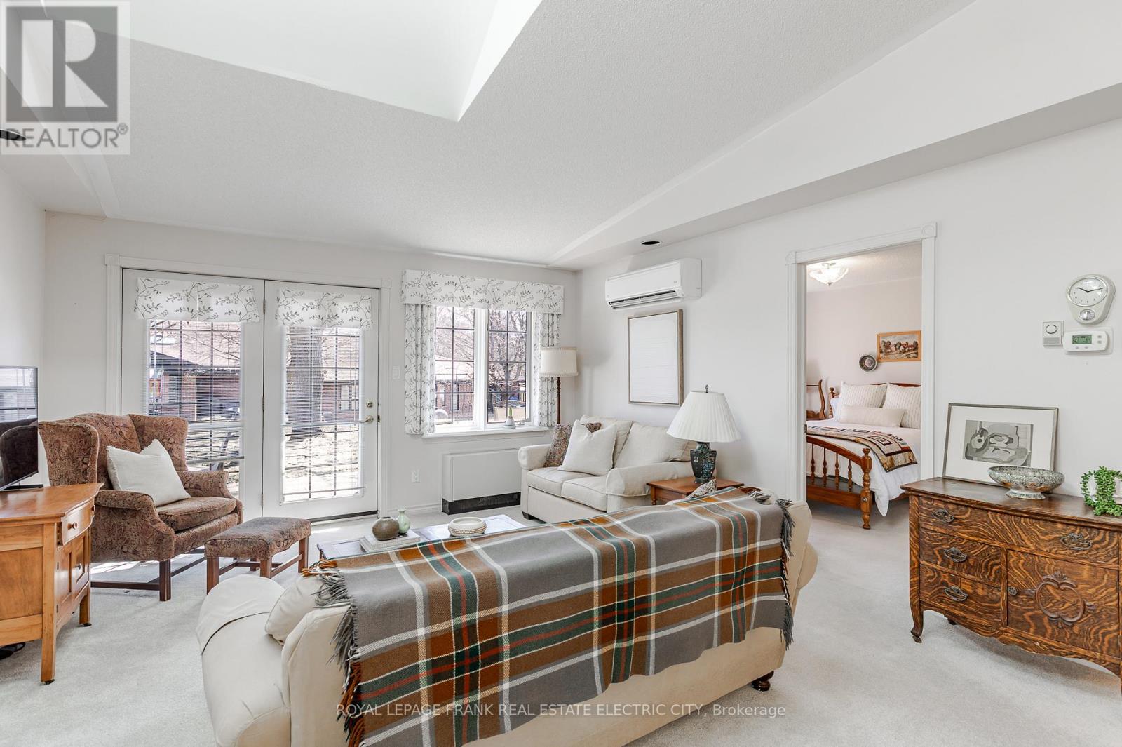 6 - 685 Whitaker Street, Peterborough, Ontario  K9H 7K3 - Photo 10 - X12996368