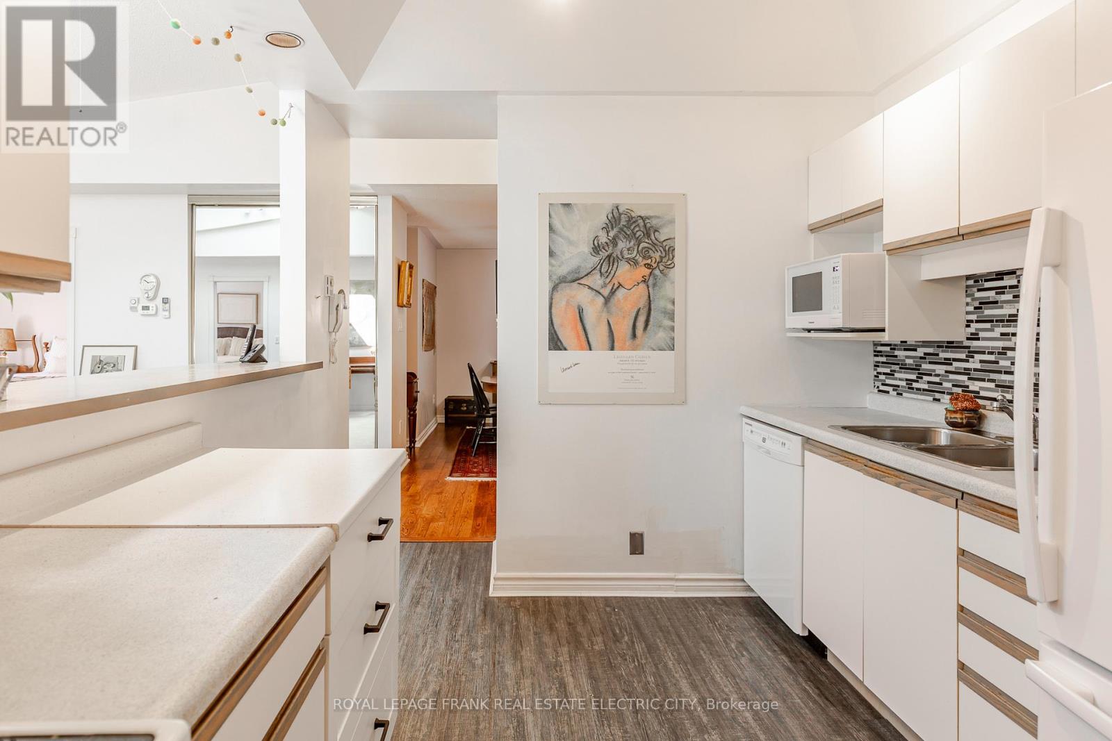 6 - 685 Whitaker Street, Peterborough, Ontario  K9H 7K3 - Photo 13 - X12996368