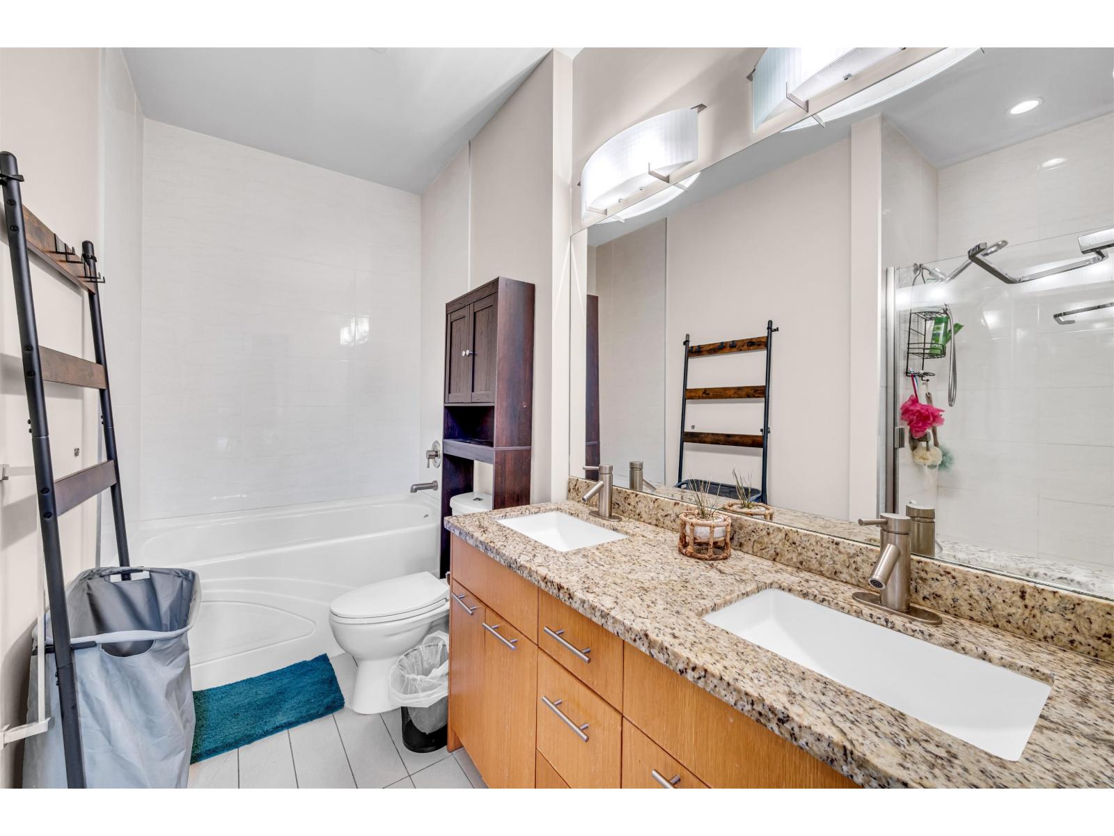 111 2970 King George Boulevard, Surrey, British Columbia  V4P 0E6 - Photo 17 - R3111057