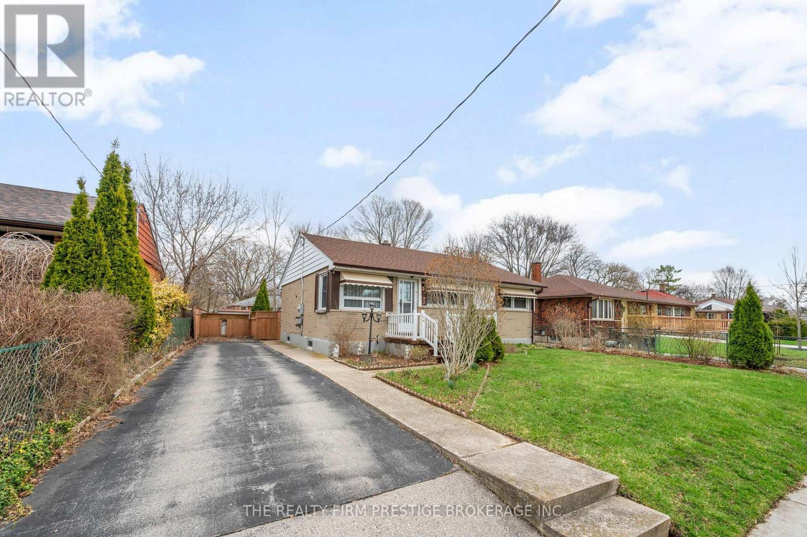 234 Goddard Boulevard, London East, Ontario  N5W 5A1 - Photo 2 - X12996452