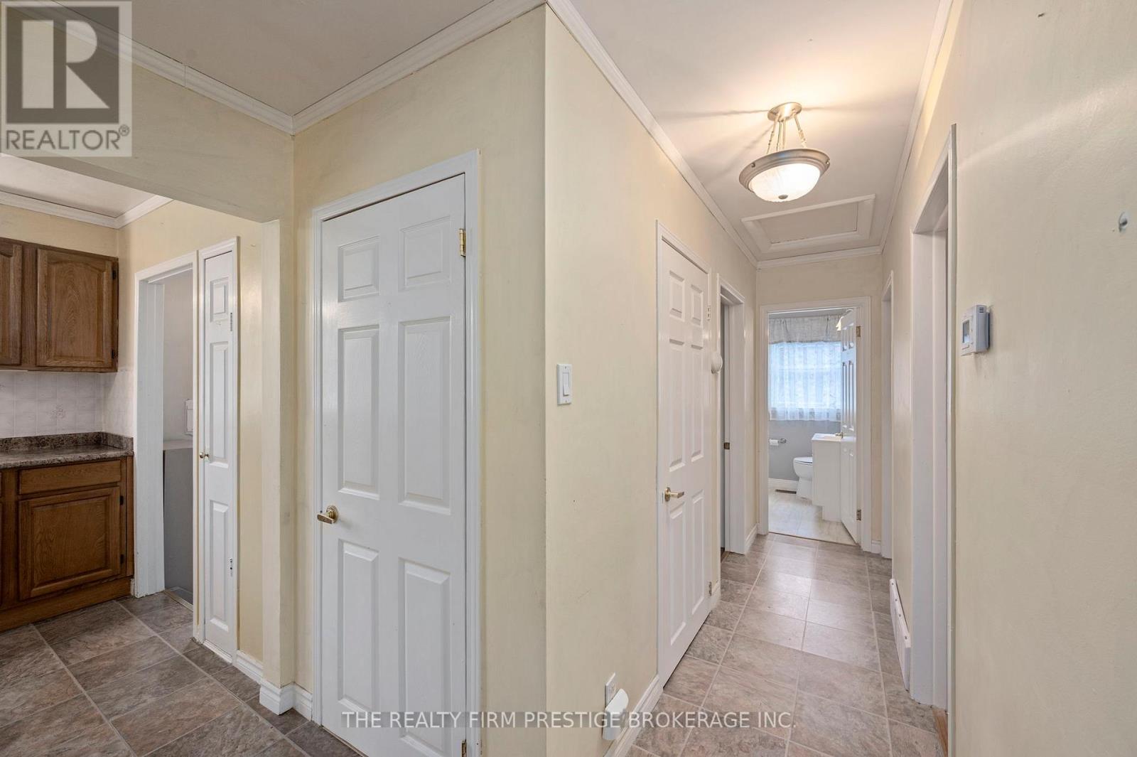 234 Goddard Boulevard, London East, Ontario  N5W 5A1 - Photo 8 - X12996452