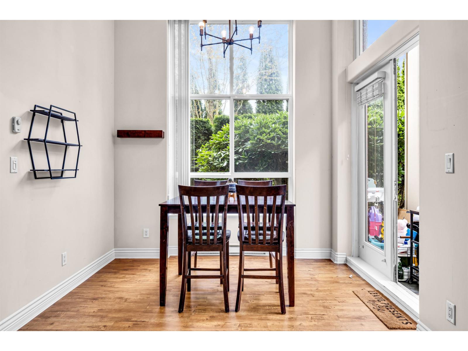 111 2970 King George Boulevard, Surrey, British Columbia  V4P 0E6 - Photo 11 - R3111057