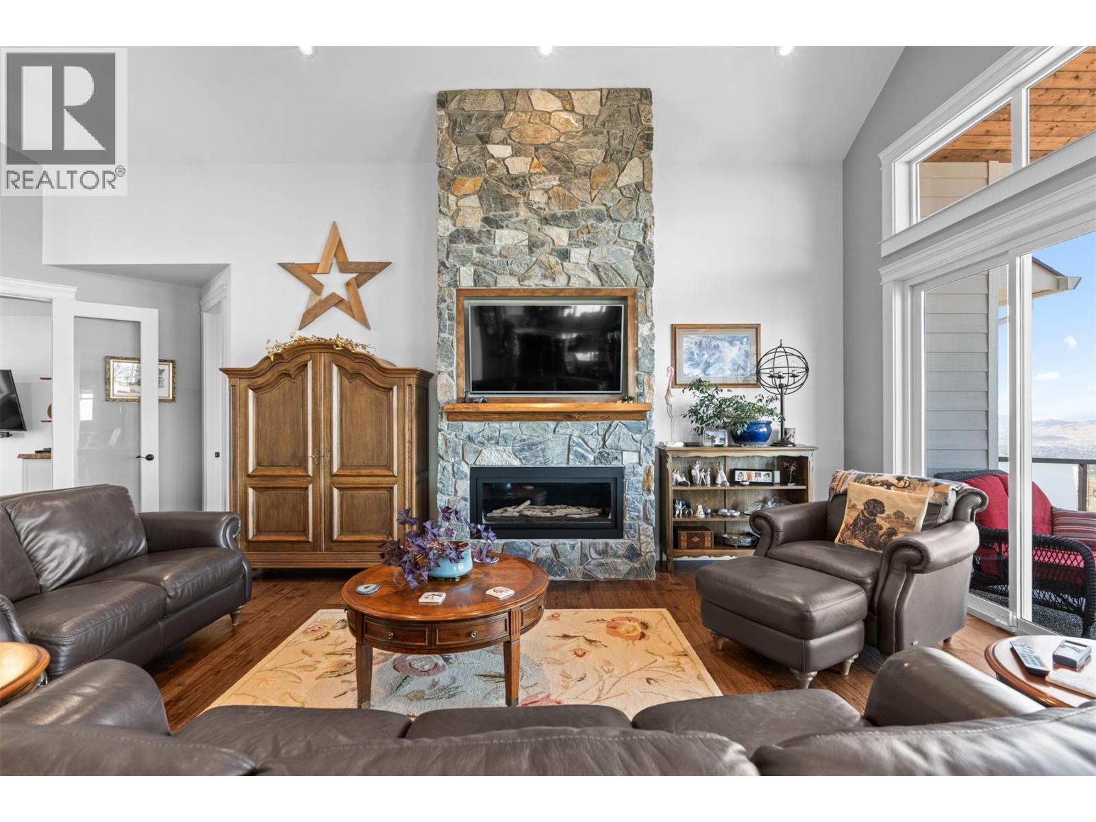 1548 Phoenix Drive, Vernon, British Columbia  V1B 4B3 - Photo 11 - 10383009