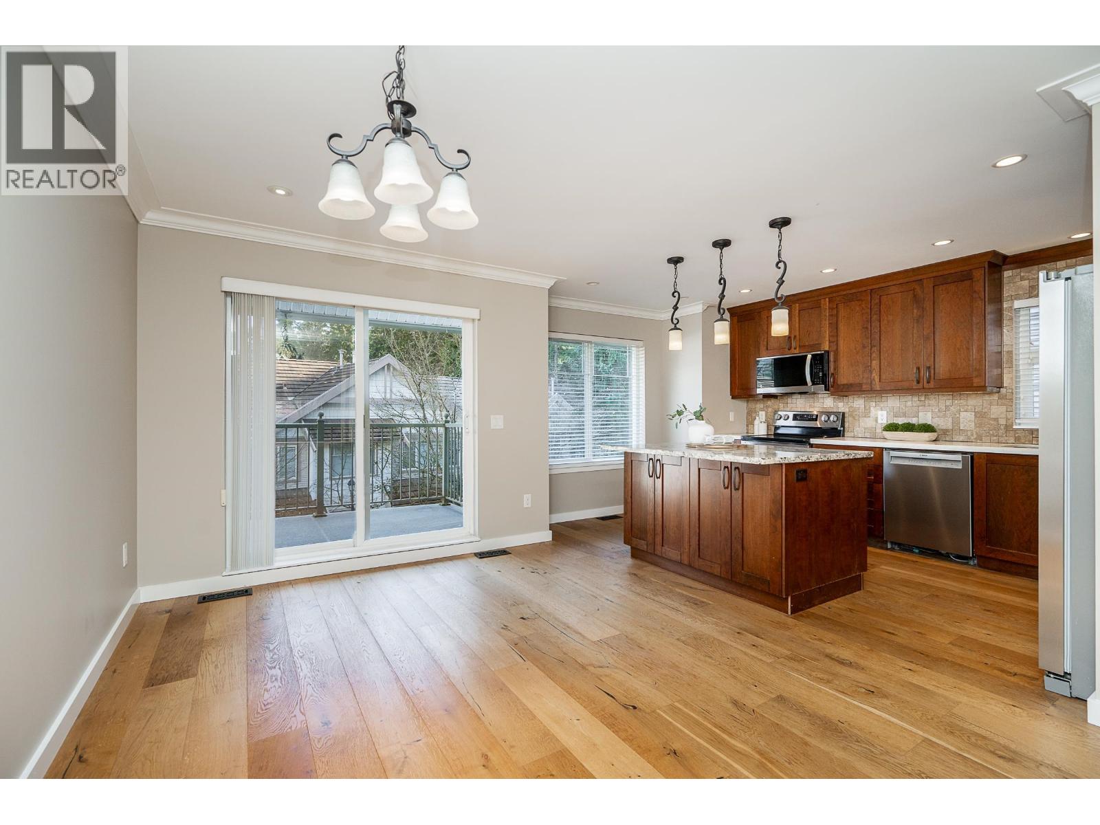 5 2351 Parkway Boulevard, Coquitlam, British Columbia  V3E 3P2 - Photo 2 - R3098247