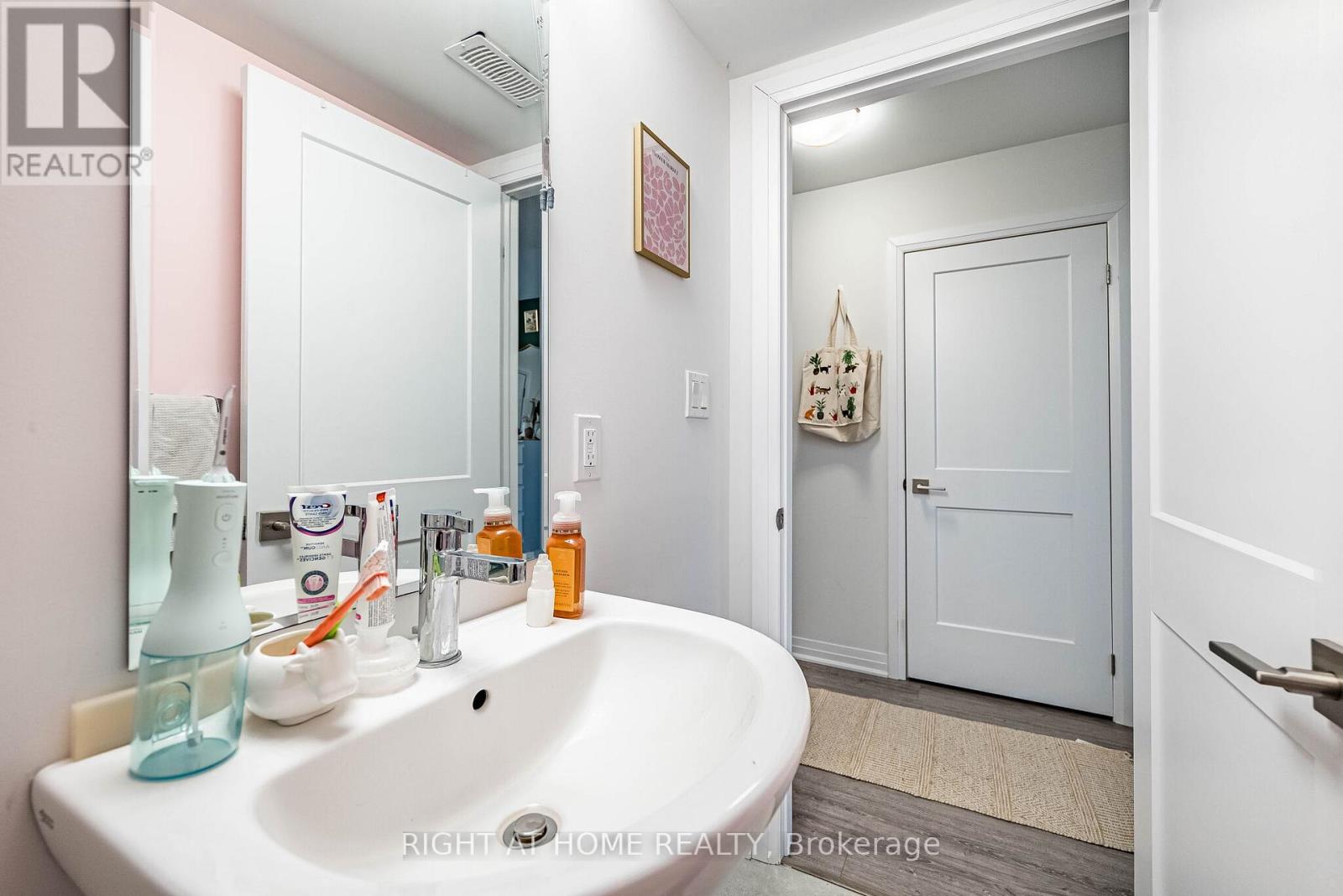 96 - 51 Sparrow Avenue, Cambridge, Ontario  N1T 0E5 - Photo 11 - X12995978