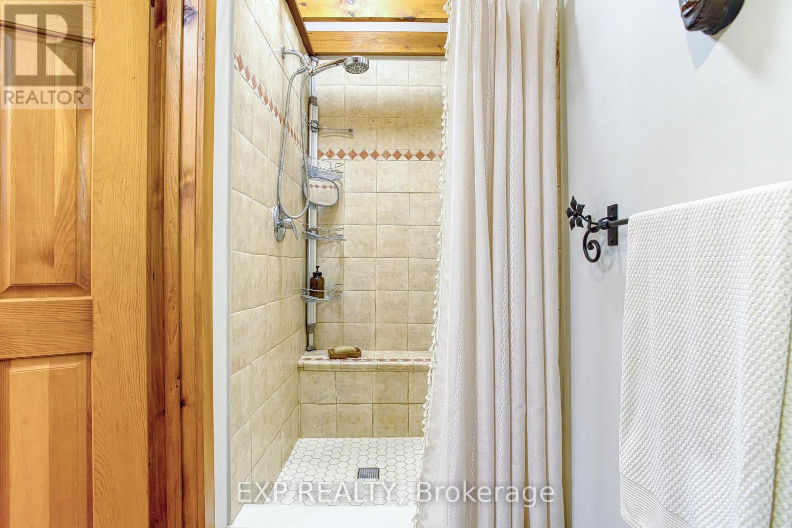 1970 Hollow Road, Thorold, Ontario  L2V 5H1 - Photo 31 - X12996058