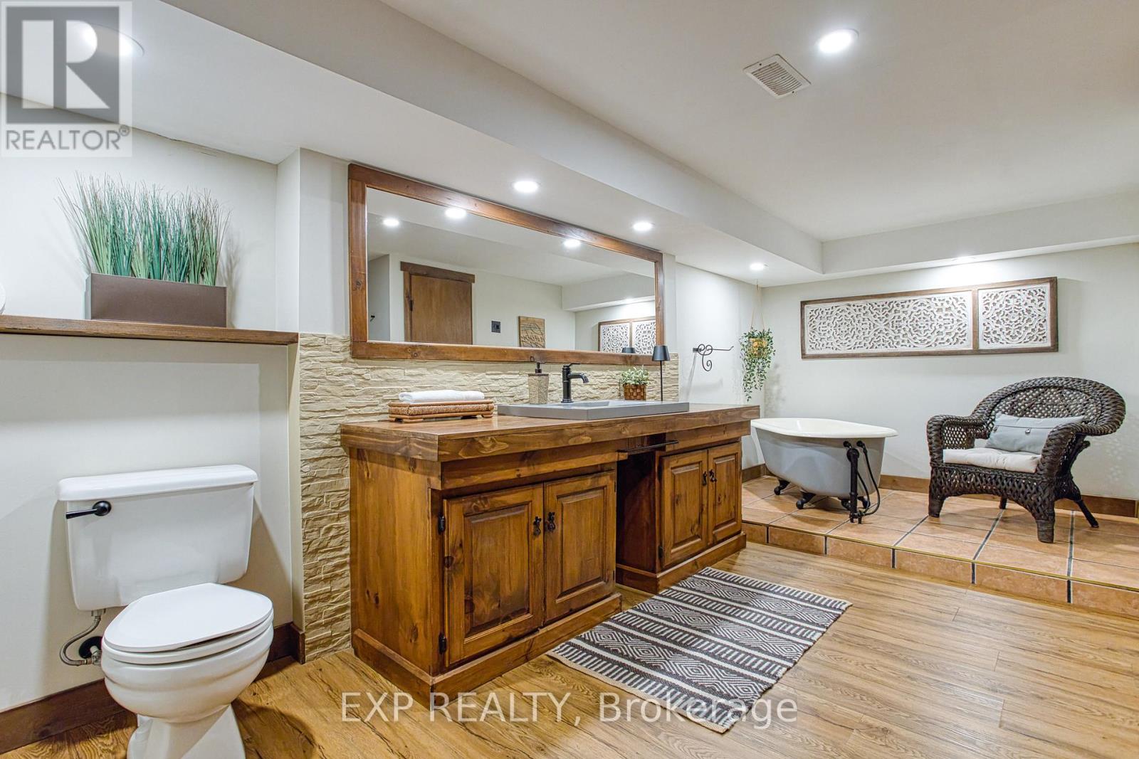 1970 Hollow Road, Thorold, Ontario  L2V 5H1 - Photo 42 - X12996058