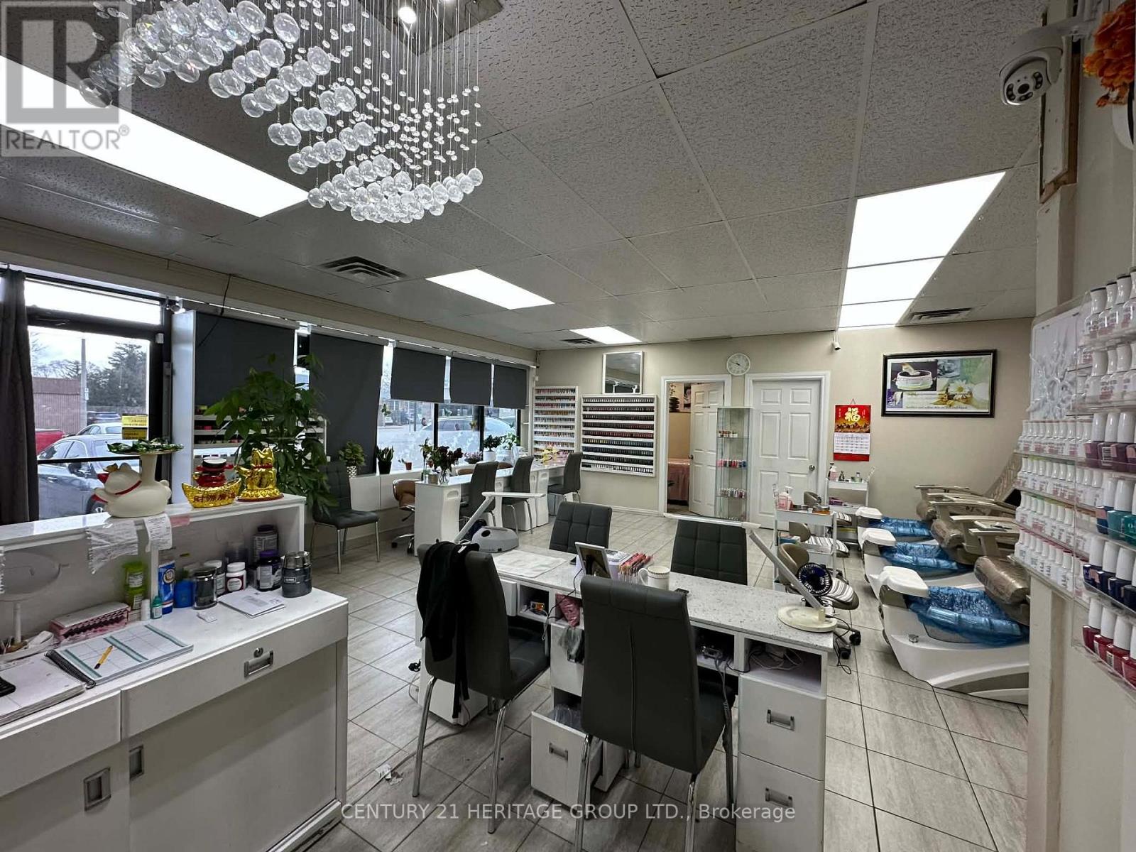 3 - 55 Parkdale Avenue N, Hamilton, Ontario  L8H 5W7 - Photo 4 - X12996200