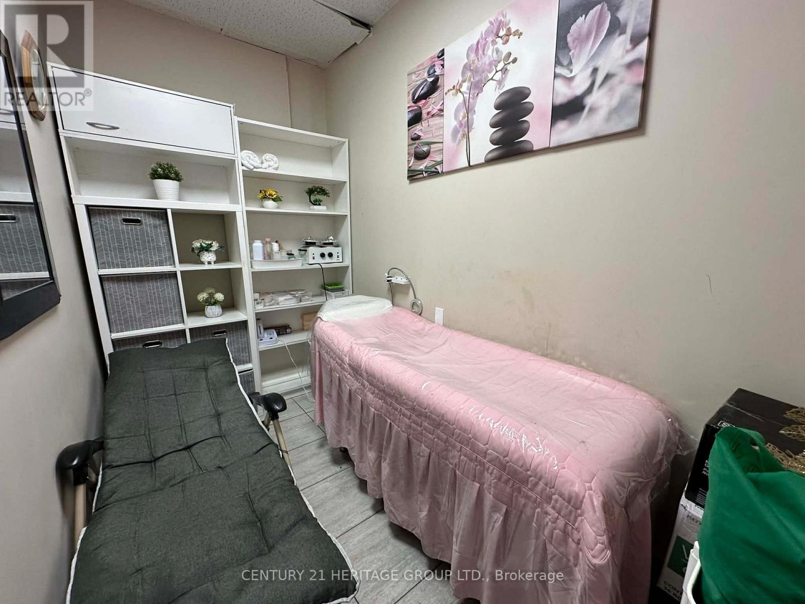 3 - 55 Parkdale Avenue N, Hamilton, Ontario  L8H 5W7 - Photo 6 - X12996200