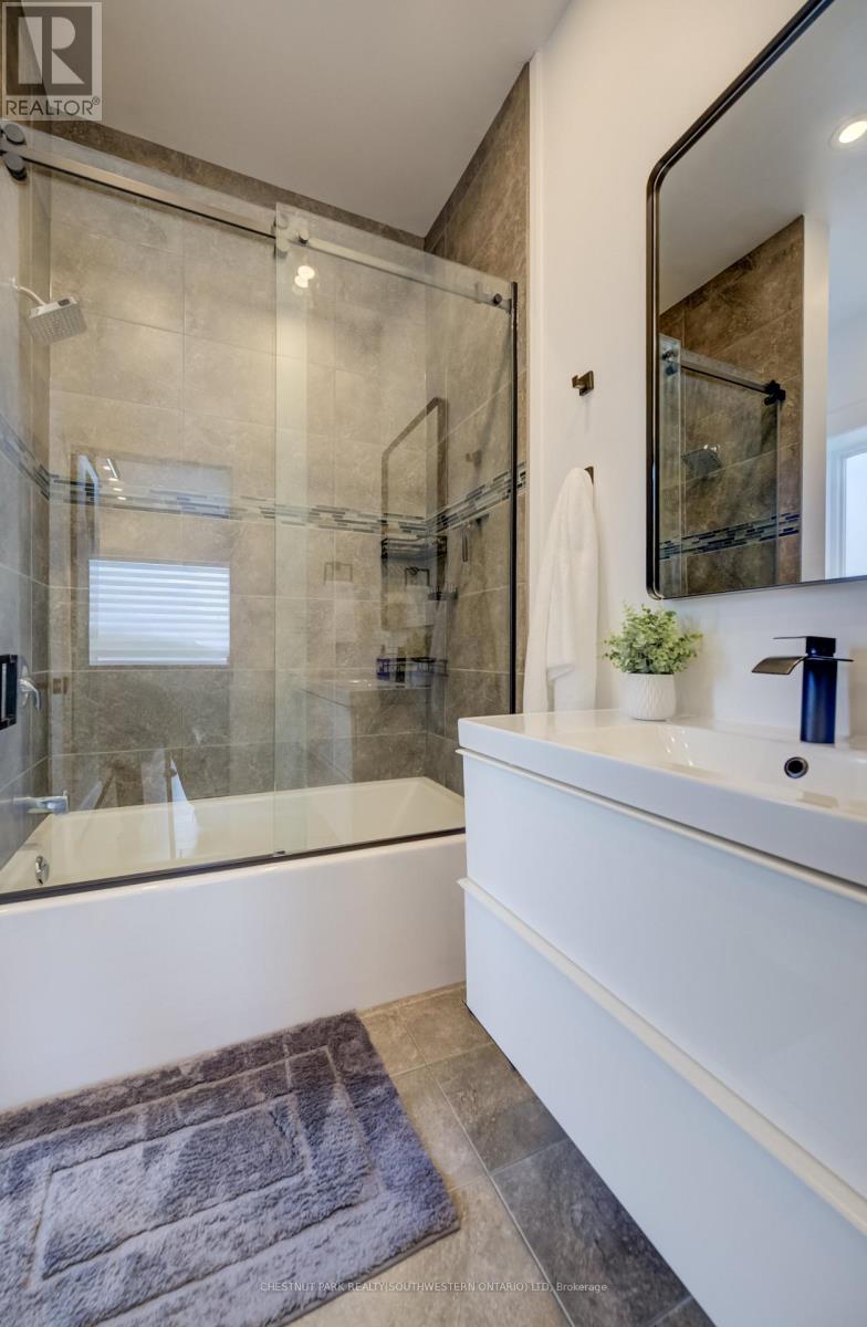 Unknown Address, ,    - Photo 25 - X12996270