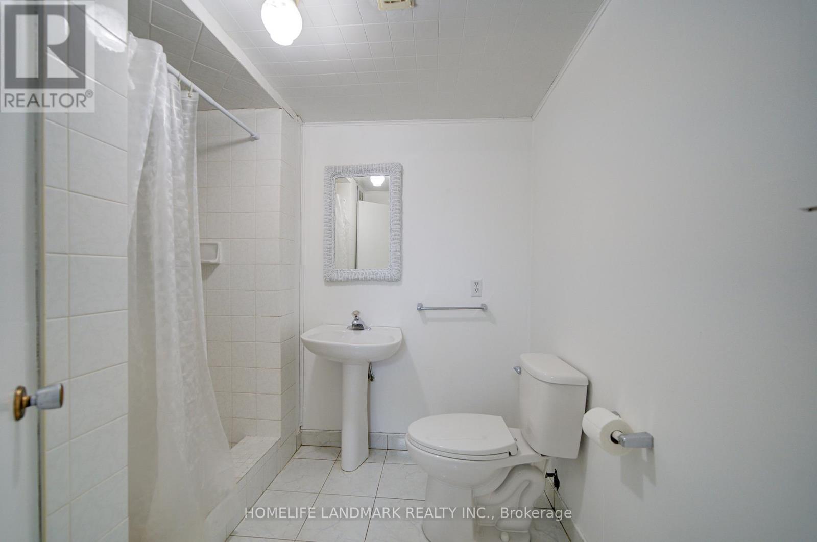 95 Jacobson Avenue, St. Catharines, Ontario  L2T 3A4 - Photo 35 - X12996276