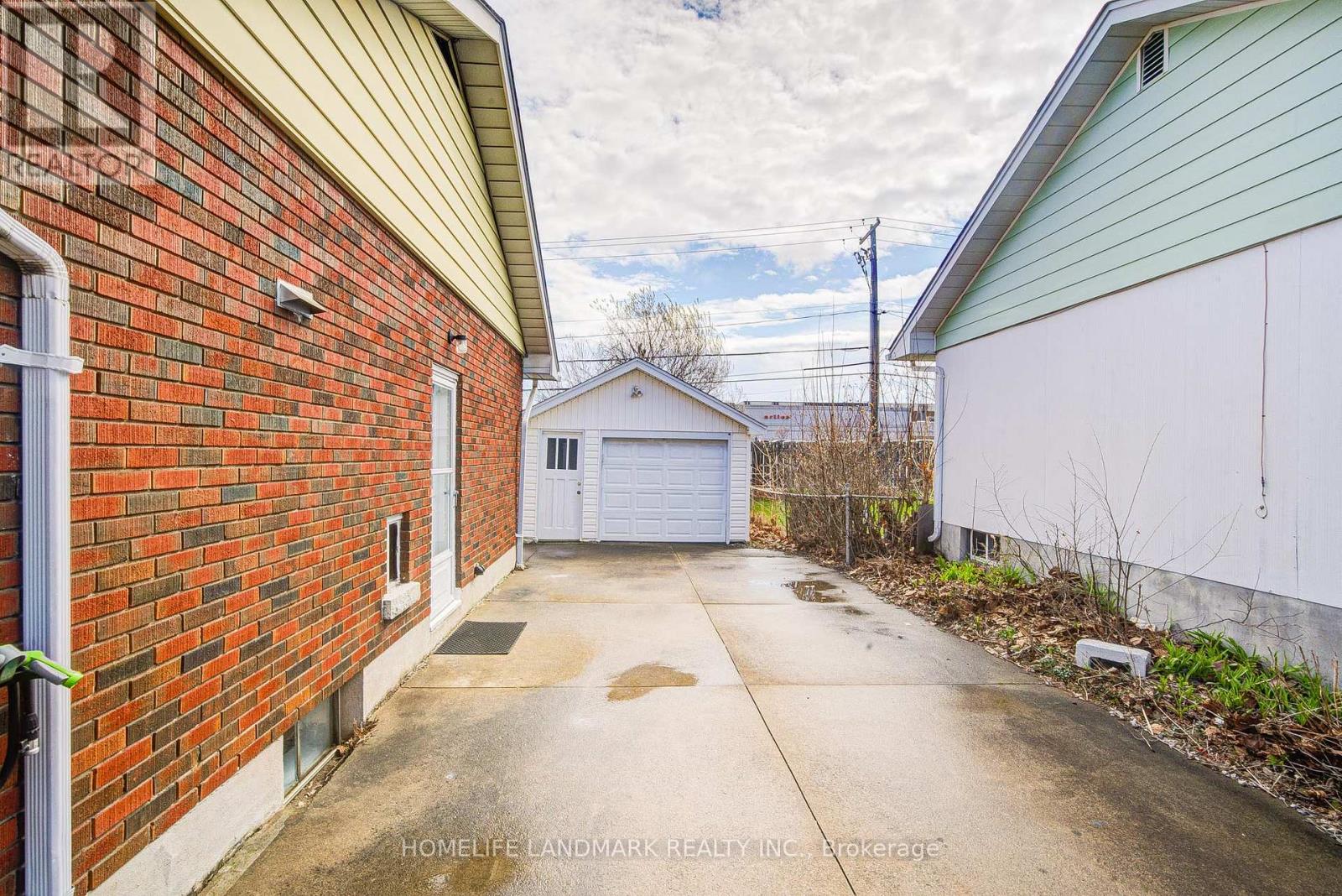 95 Jacobson Avenue, St. Catharines, Ontario  L2T 3A4 - Photo 43 - X12996276