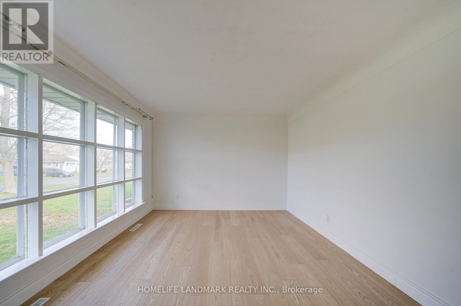 95 Jacobson Avenue, St. Catharines, Ontario  L2T 3A4 - Photo 6 - X12996276