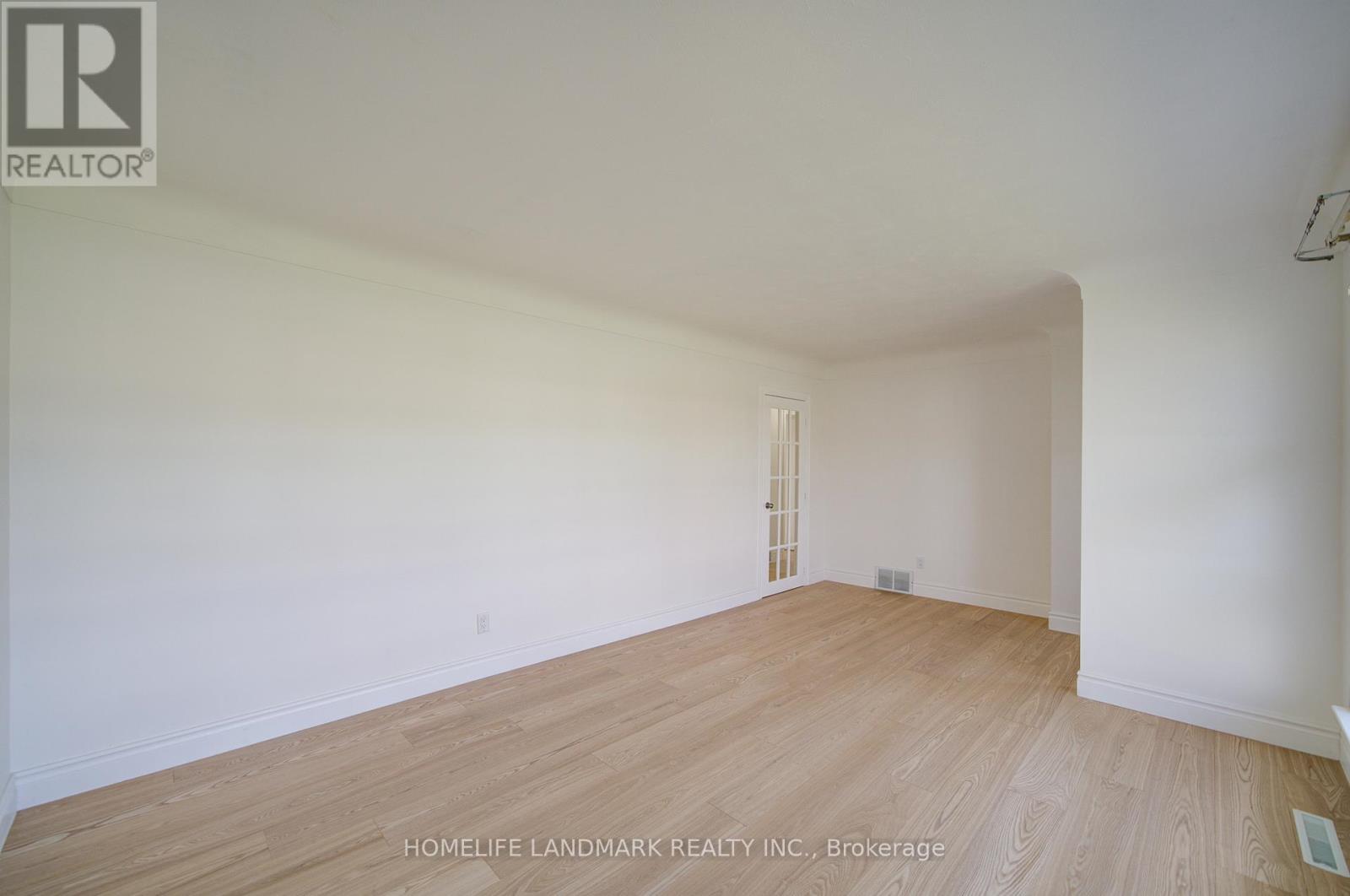 95 Jacobson Avenue, St. Catharines, Ontario  L2T 3A4 - Photo 7 - X12996276