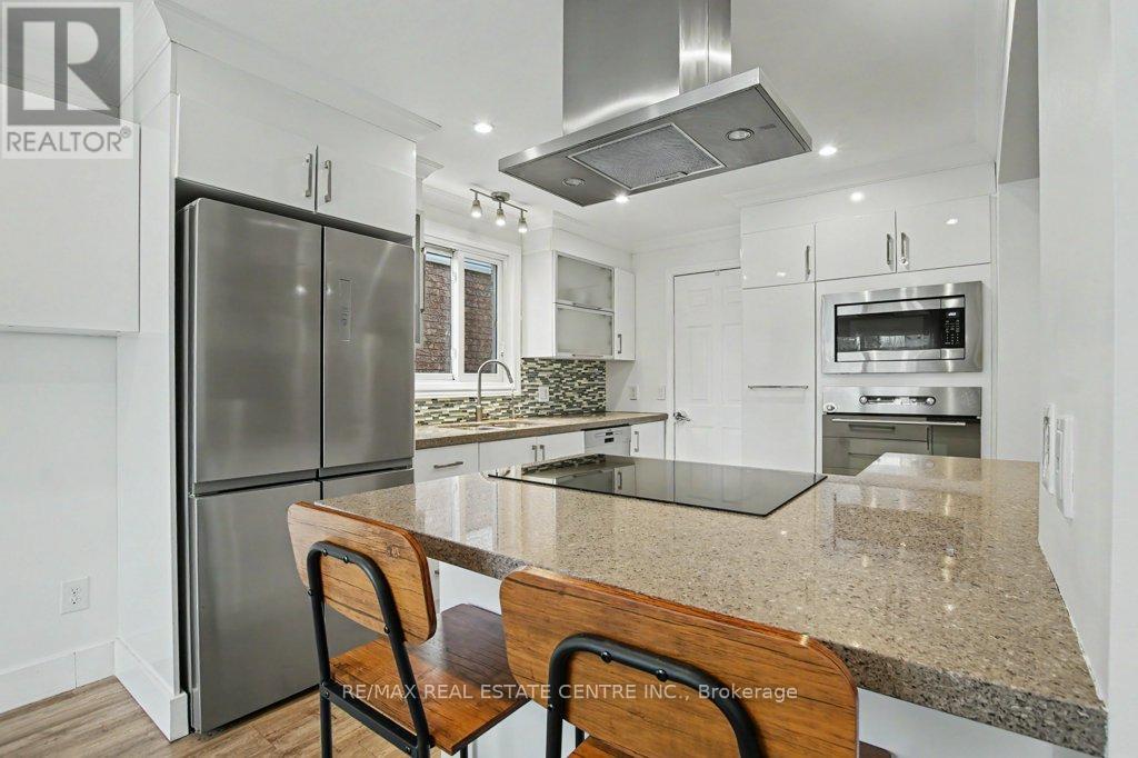 32 Marisa Street, Kitchener, Ontario  N2K 3V8 - Photo 14 - X12996302