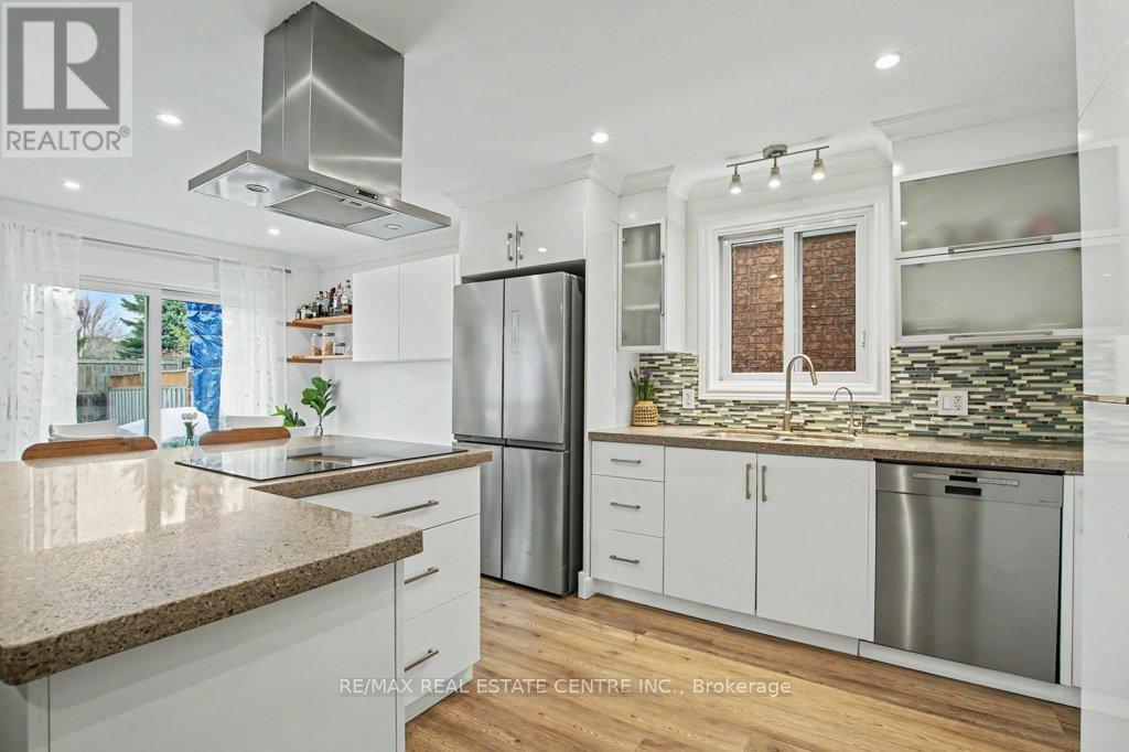 32 Marisa Street, Kitchener, Ontario  N2K 3V8 - Photo 2 - X12996302