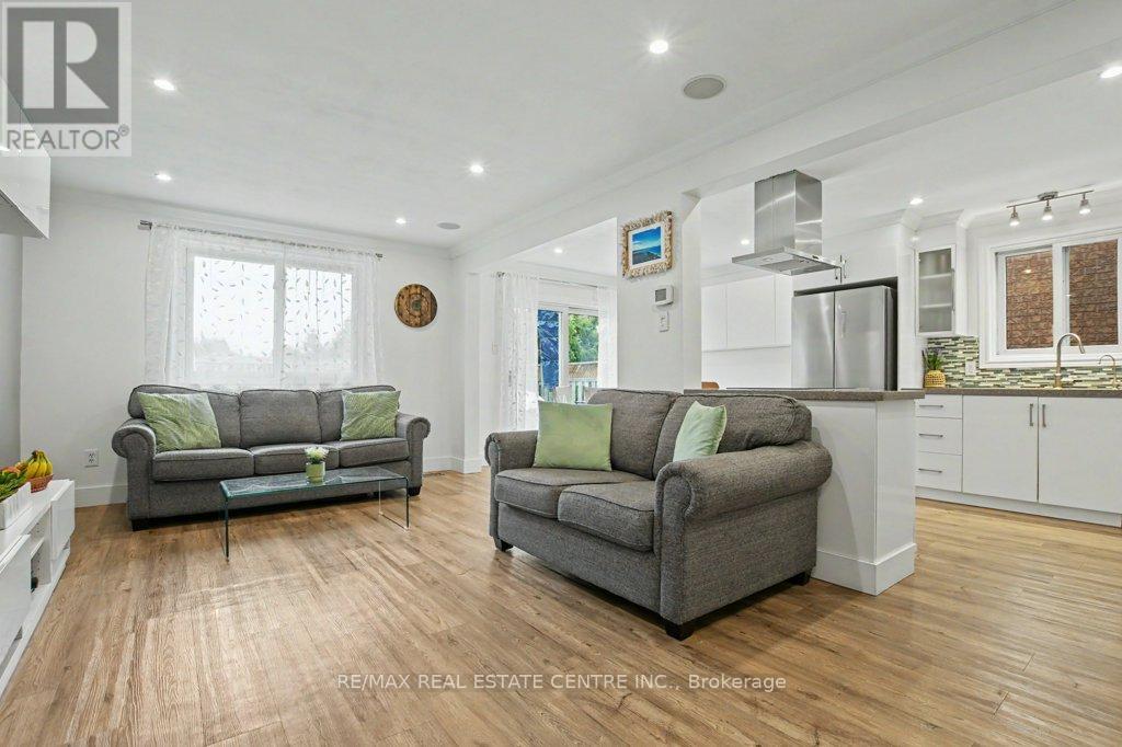 32 Marisa Street, Kitchener, Ontario  N2K 3V8 - Photo 8 - X12996302