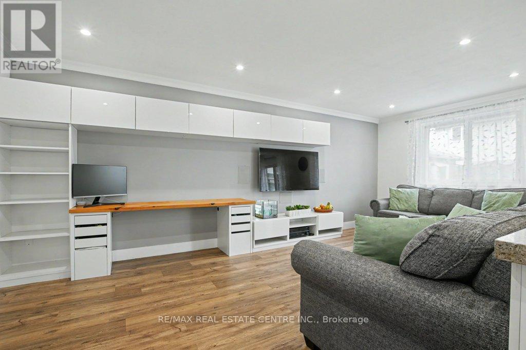 32 Marisa Street, Kitchener, Ontario  N2K 3V8 - Photo 9 - X12996302