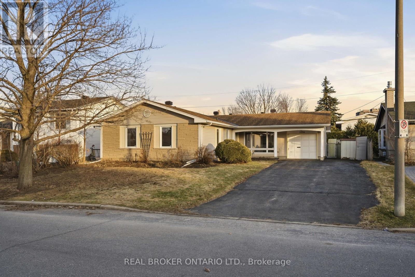 1294 FERNWOOD DRIVE, Ottawa, Ontario